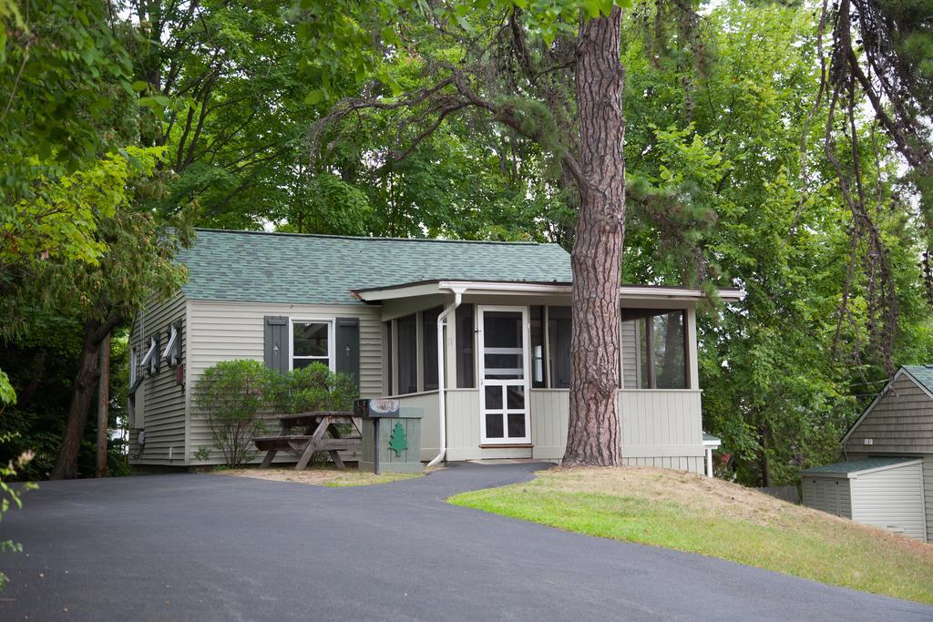 Shore Meadows Lodge Llc Lake George Exterior photo